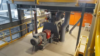 Kontinuierliche Mischanlage mit IBAU-Durchlaufmischern für die Massenproduktion von Zement mit 2-3 Hauptkomponenten mit unterschiedlichen Mahlgraden.