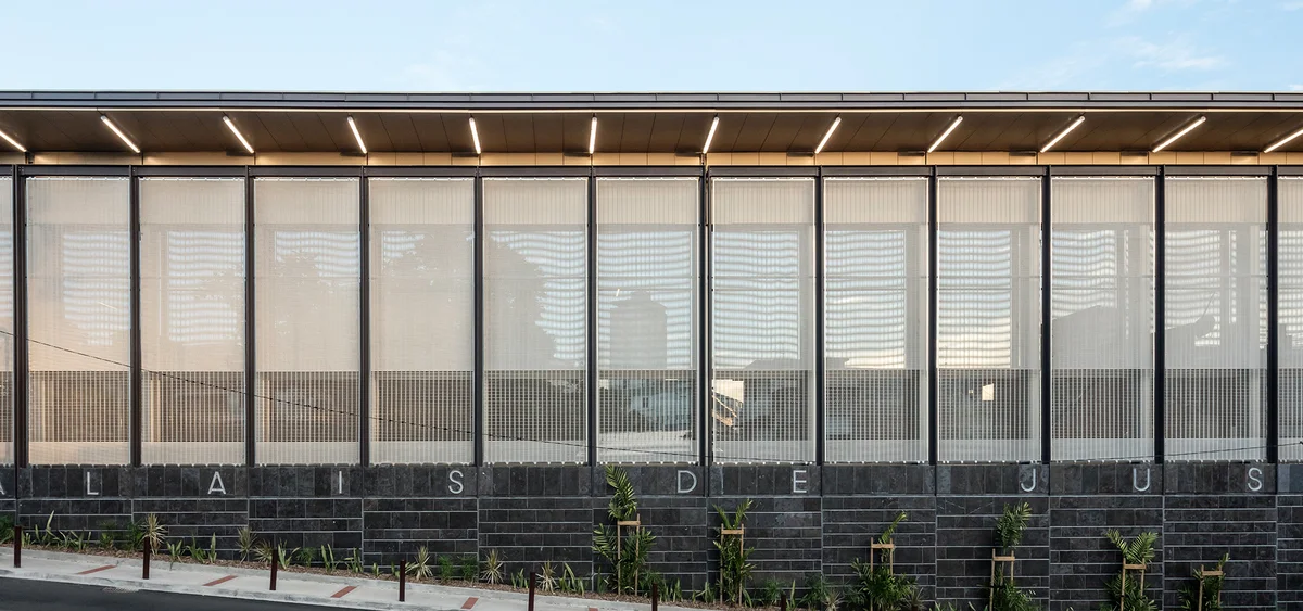 Sun protection facade made out of HAVER Architectural Mesh
