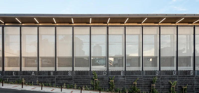 Sun protection facade made out of HAVER Architectural Mesh