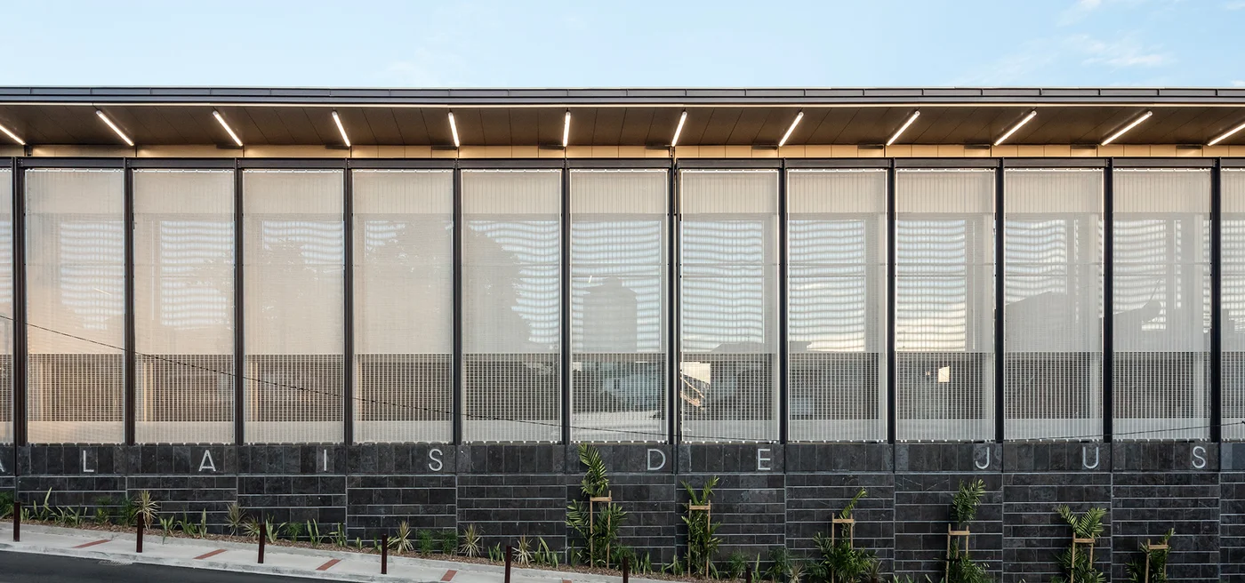 Sun protection facade made out of HAVER Architectural Mesh