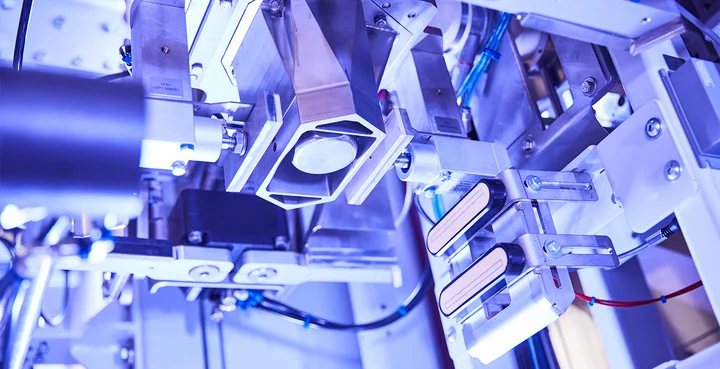 Haver & Boecker's ADAMS® technology - watertight, clean, profitable, for sustainable packaging of powder-type bulk goods into film bags