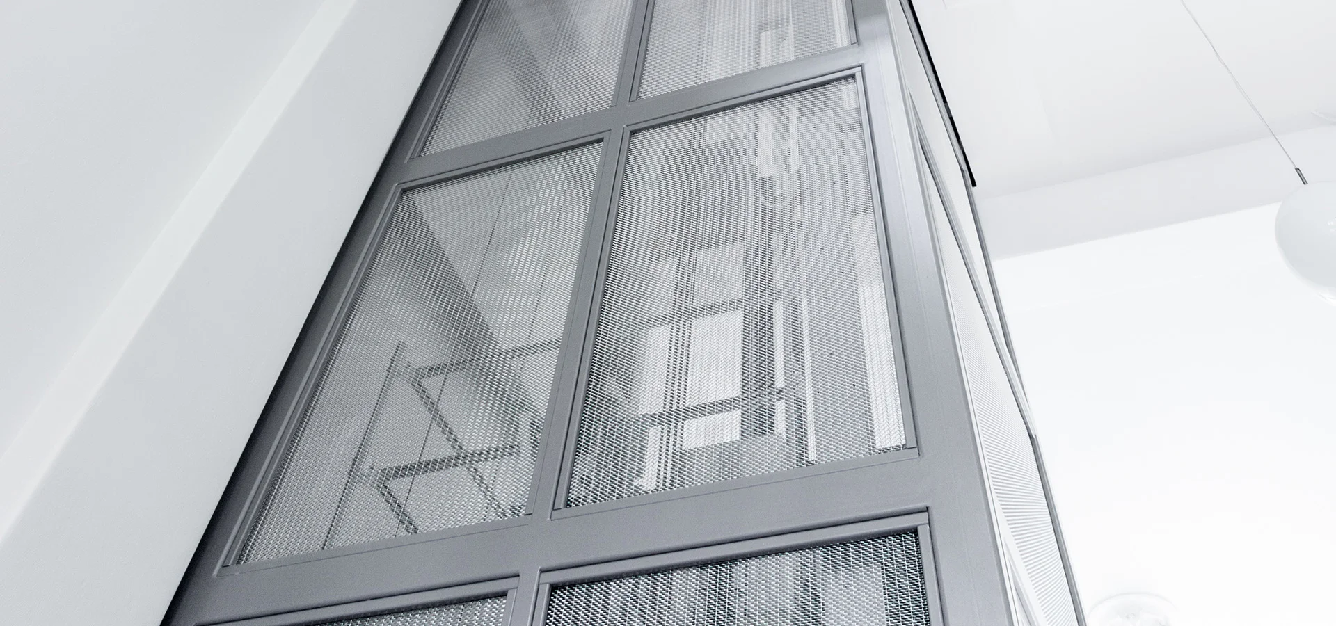 Cladding of a lift using HAVER architectural wire mesh Cladding of a lift using HAVER architectural wire mesh