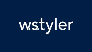 Weißes Logo „w.s.tyler“ auf dunkelblauem Hintergrund, Teil der internationalen Marke von Haver & Boecker für Drahtwebtechnik.