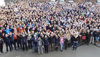 Gruppenbild der Mitarbeiterinnen und Mitarbeiter von Haver & Boecker