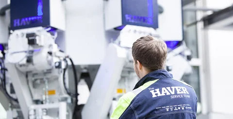 Man in front of a ROTO-PACKER®