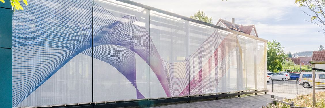 Functionality and aesthetics - colorful sun shading made of HAVER Architectural Mesh